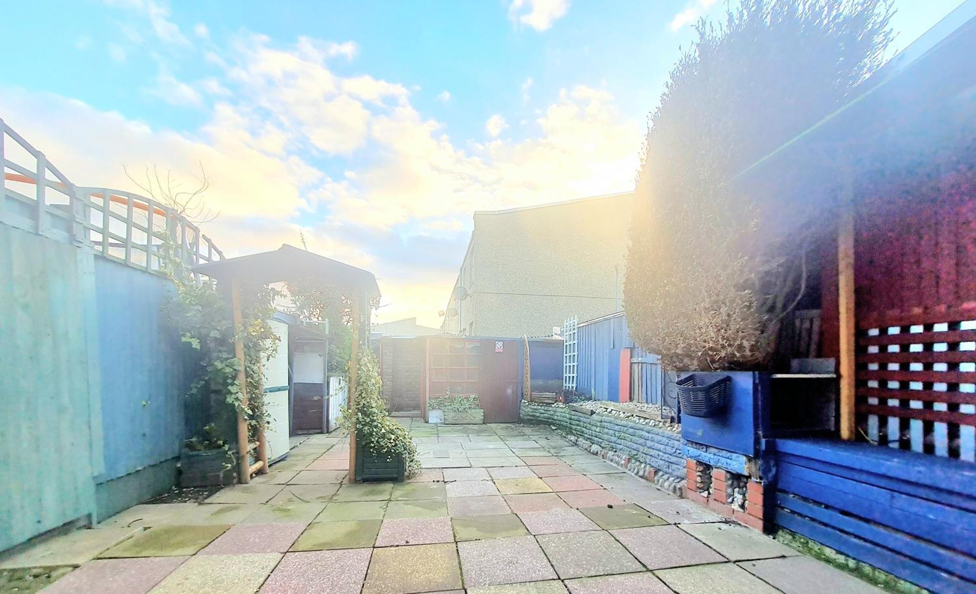 Cosy Luxurious 3 Bedroom House, Free Parking, Free Wifi, Private Garden, Free Netflix Havering Dış mekan fotoğraf